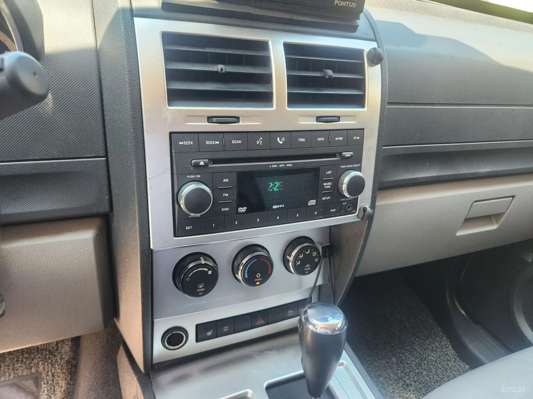 Dodge Nitro превью 15