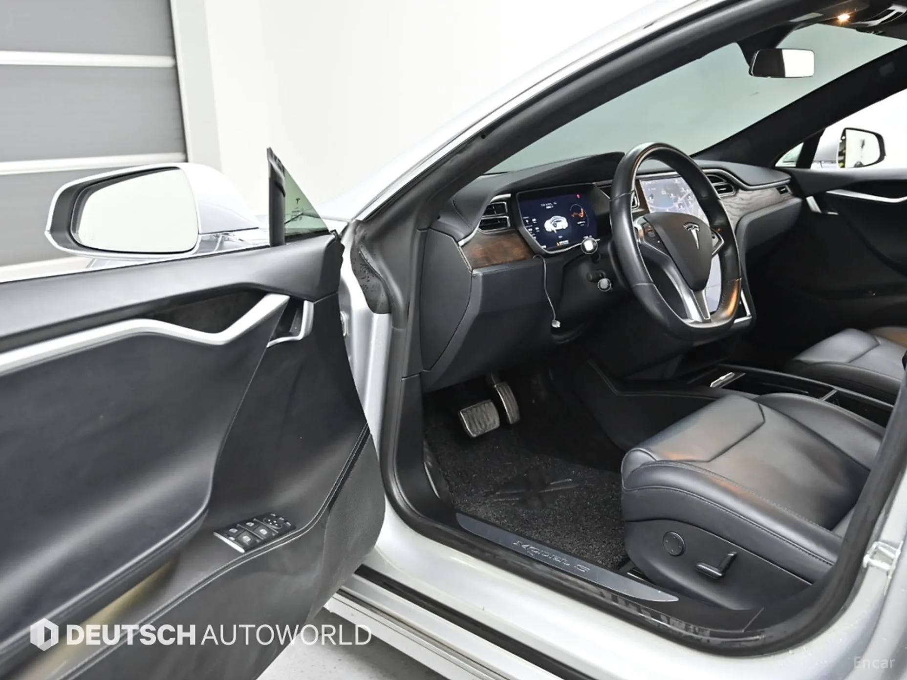 Tesla Model S превью 11