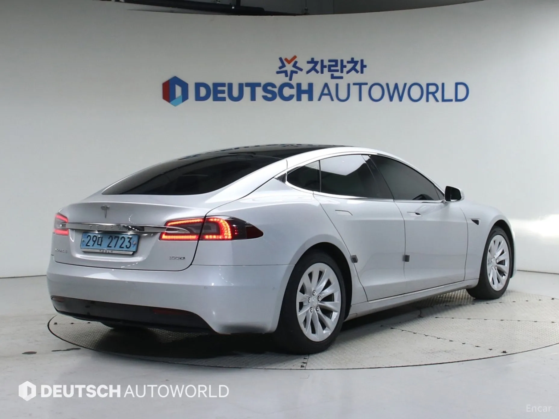 Tesla Model S превью 2
