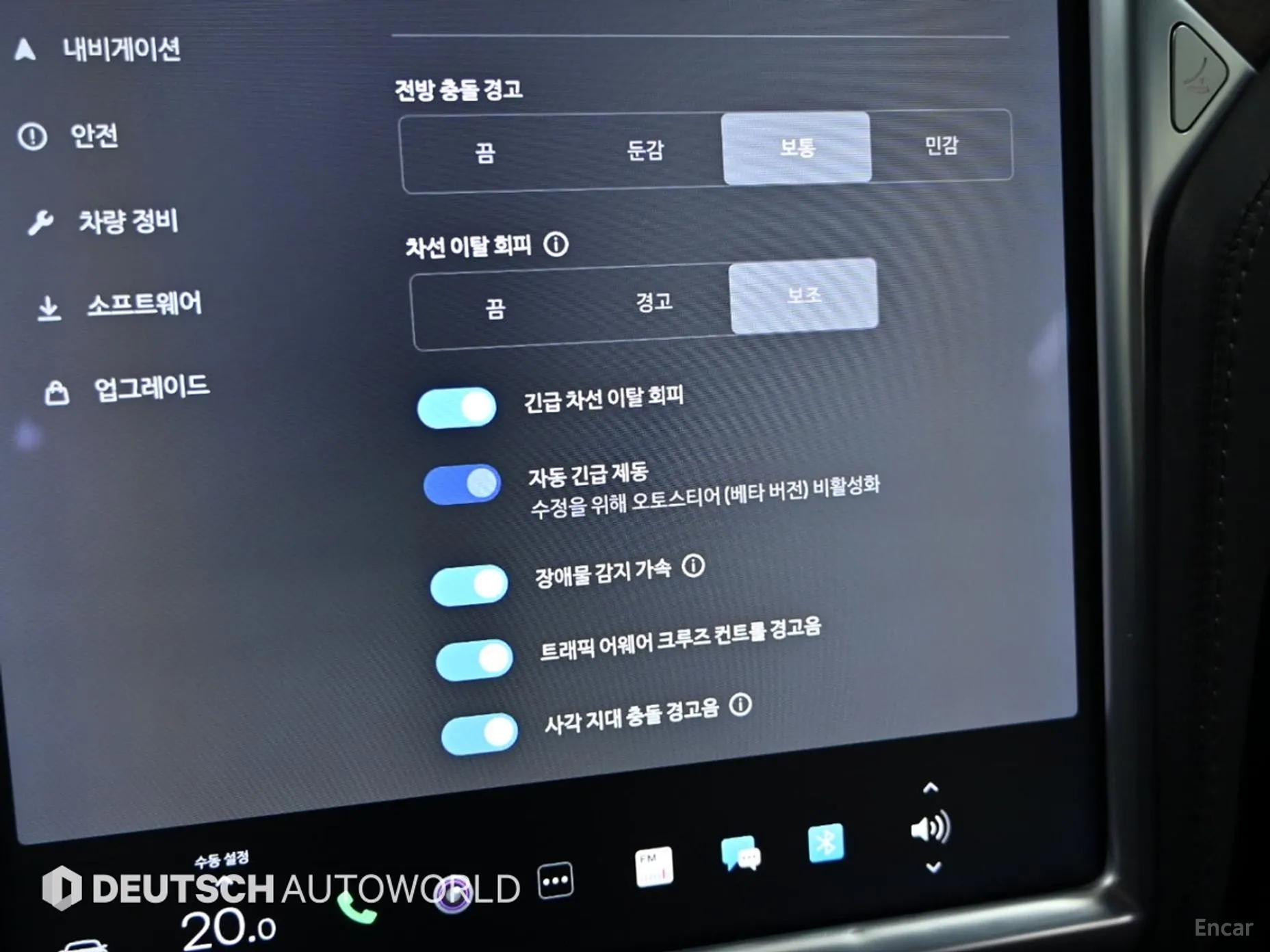 Tesla Model S превью 17