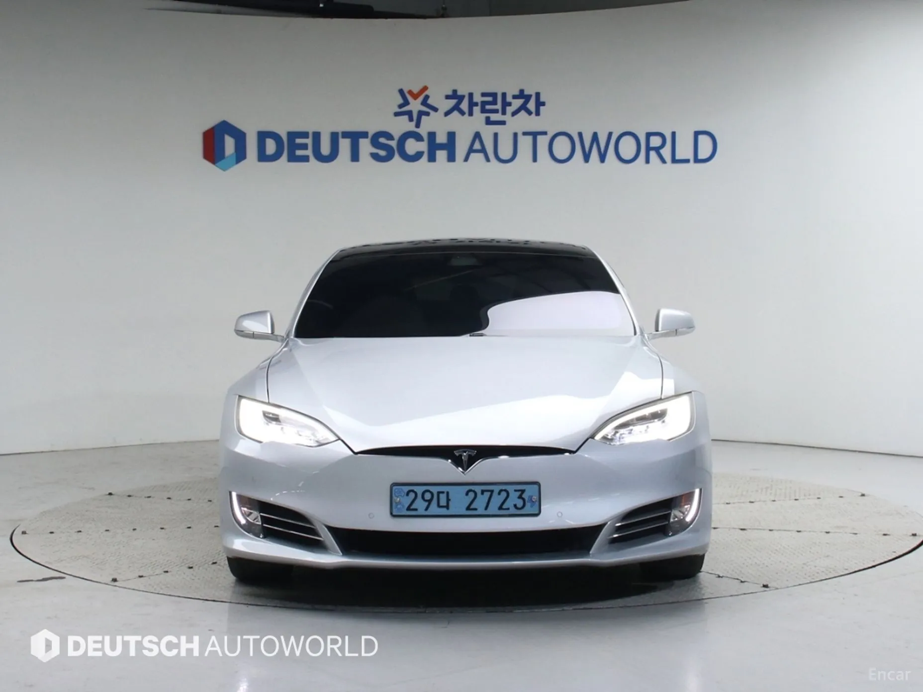 Tesla Model S превью 3