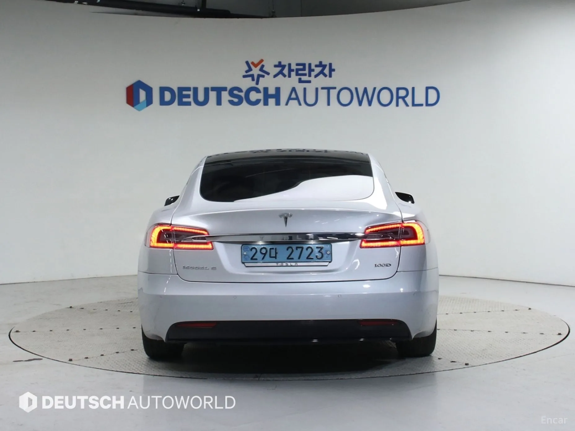 Tesla Model S превью 4