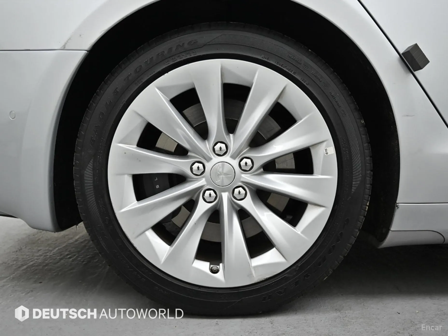 Tesla Model S превью 5