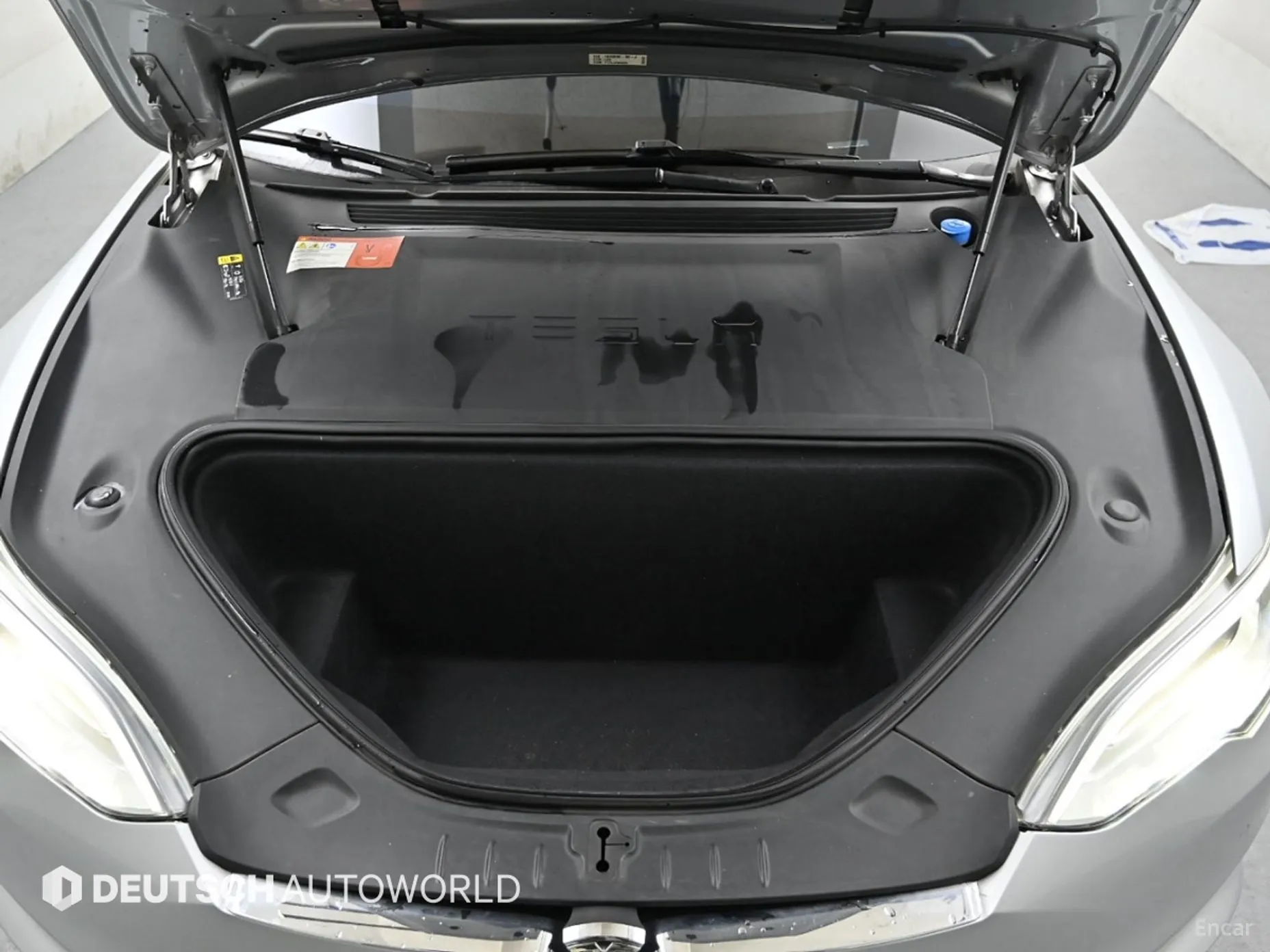Tesla Model S превью 6