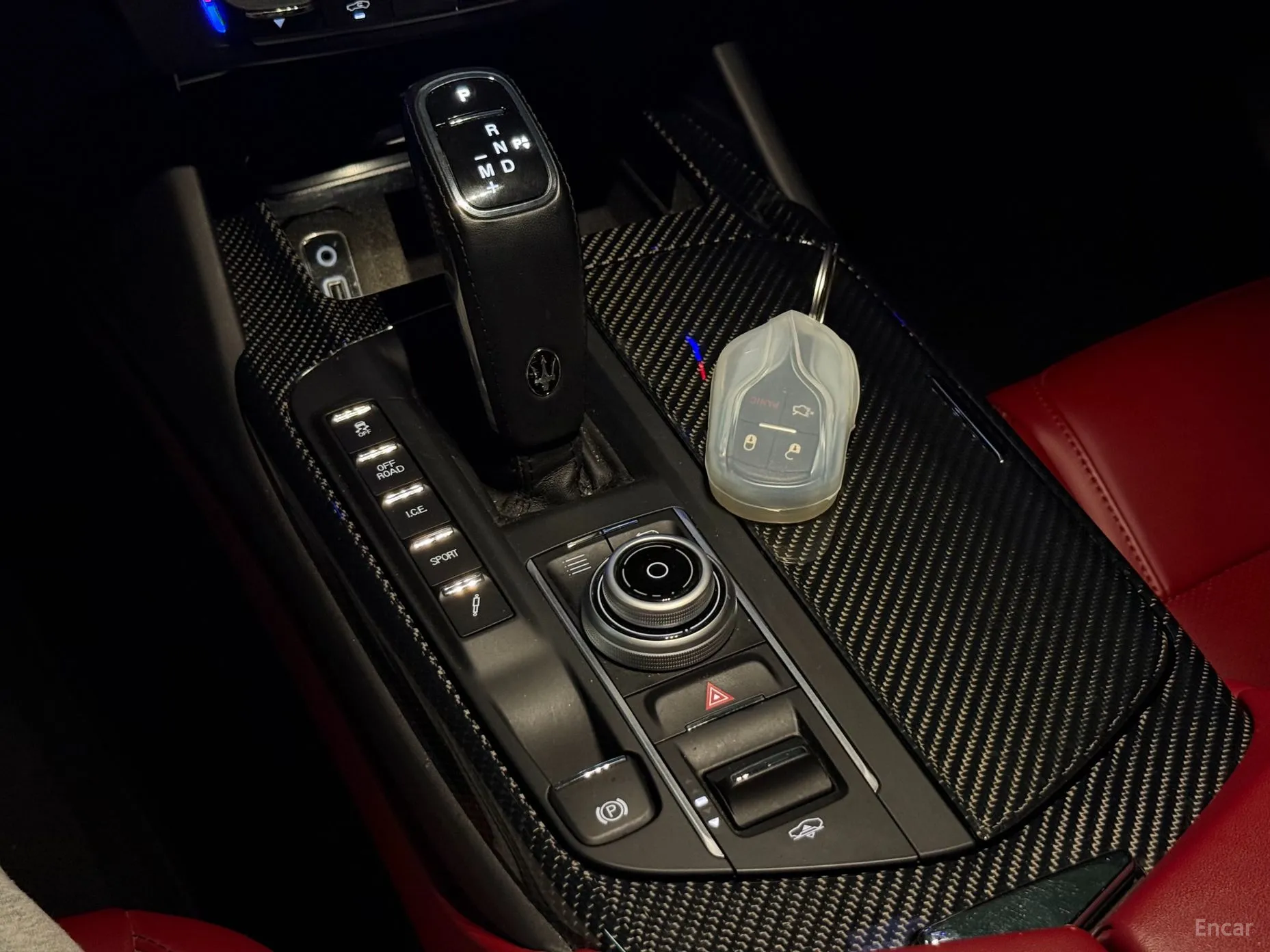 Maserati Levante превью 15