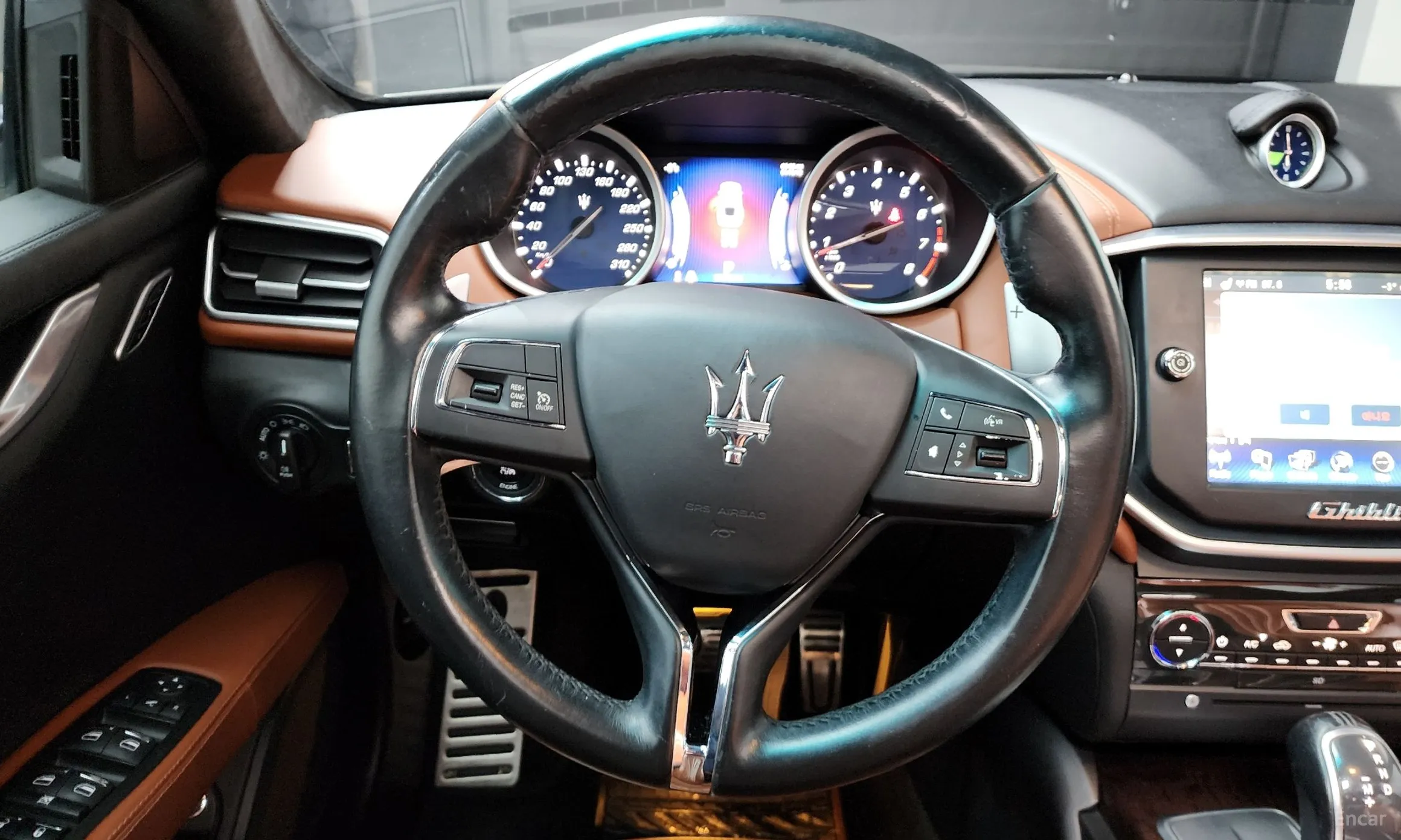 Maserati Ghibli превью 13
