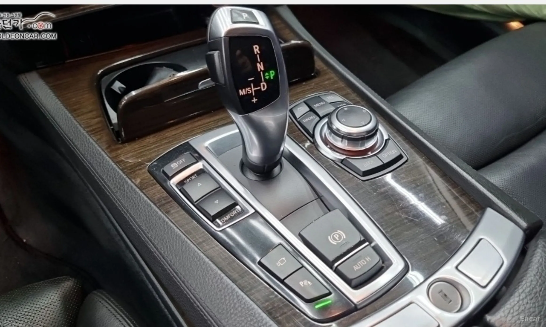 BMW 7 Series (F01) превью 13