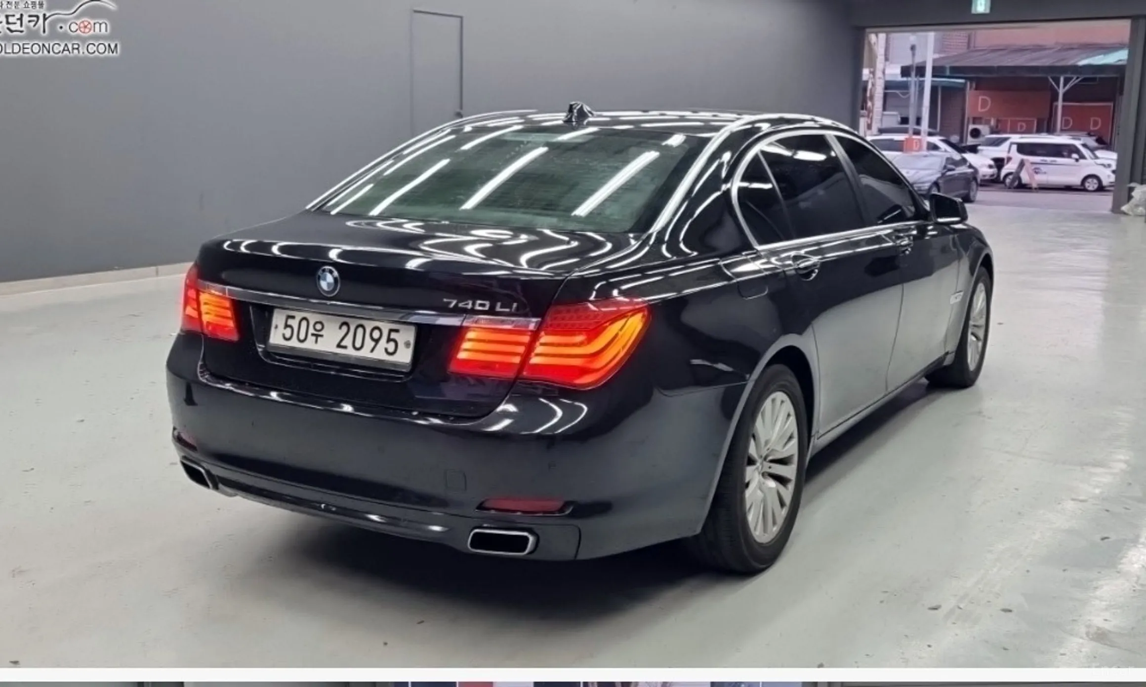 BMW 7 Series (F01)