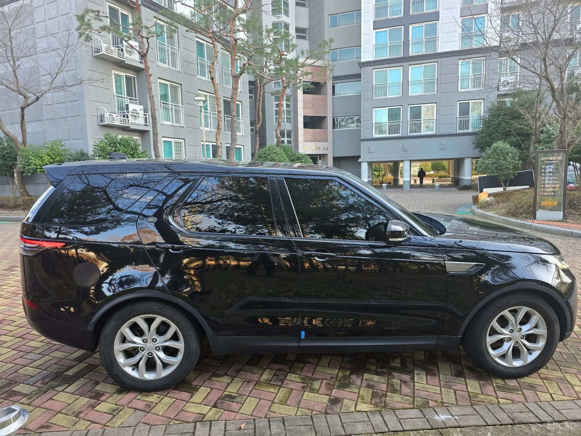 Land Rover Discovery 5 превью 4
