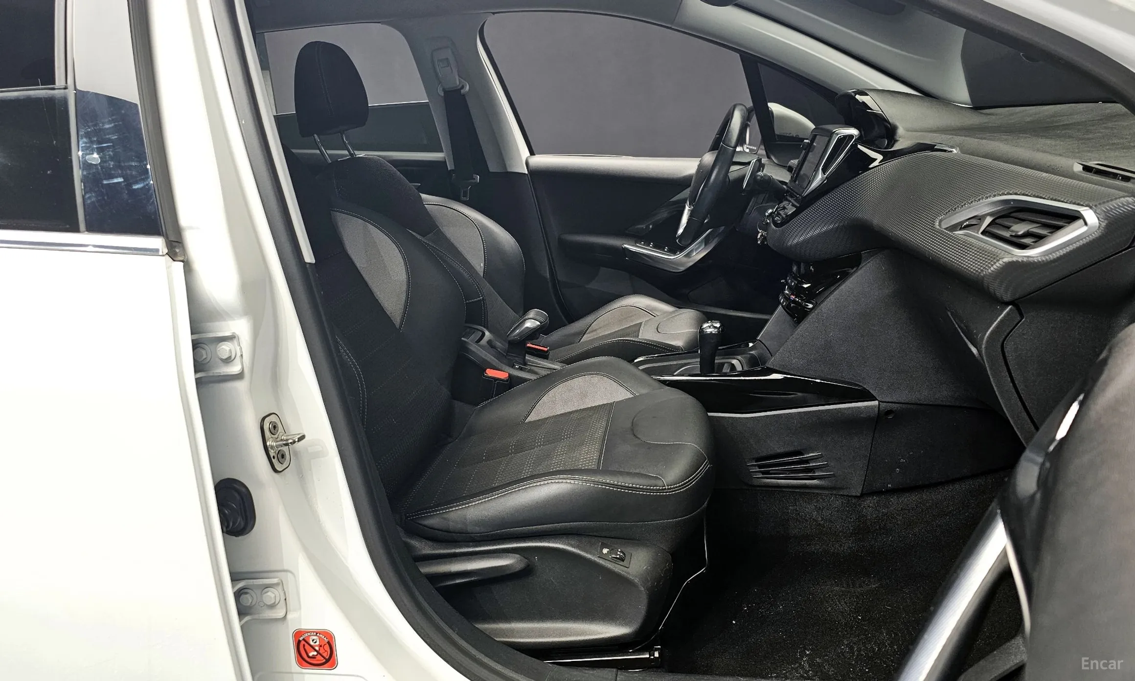 Peugeot 2008. превью 10