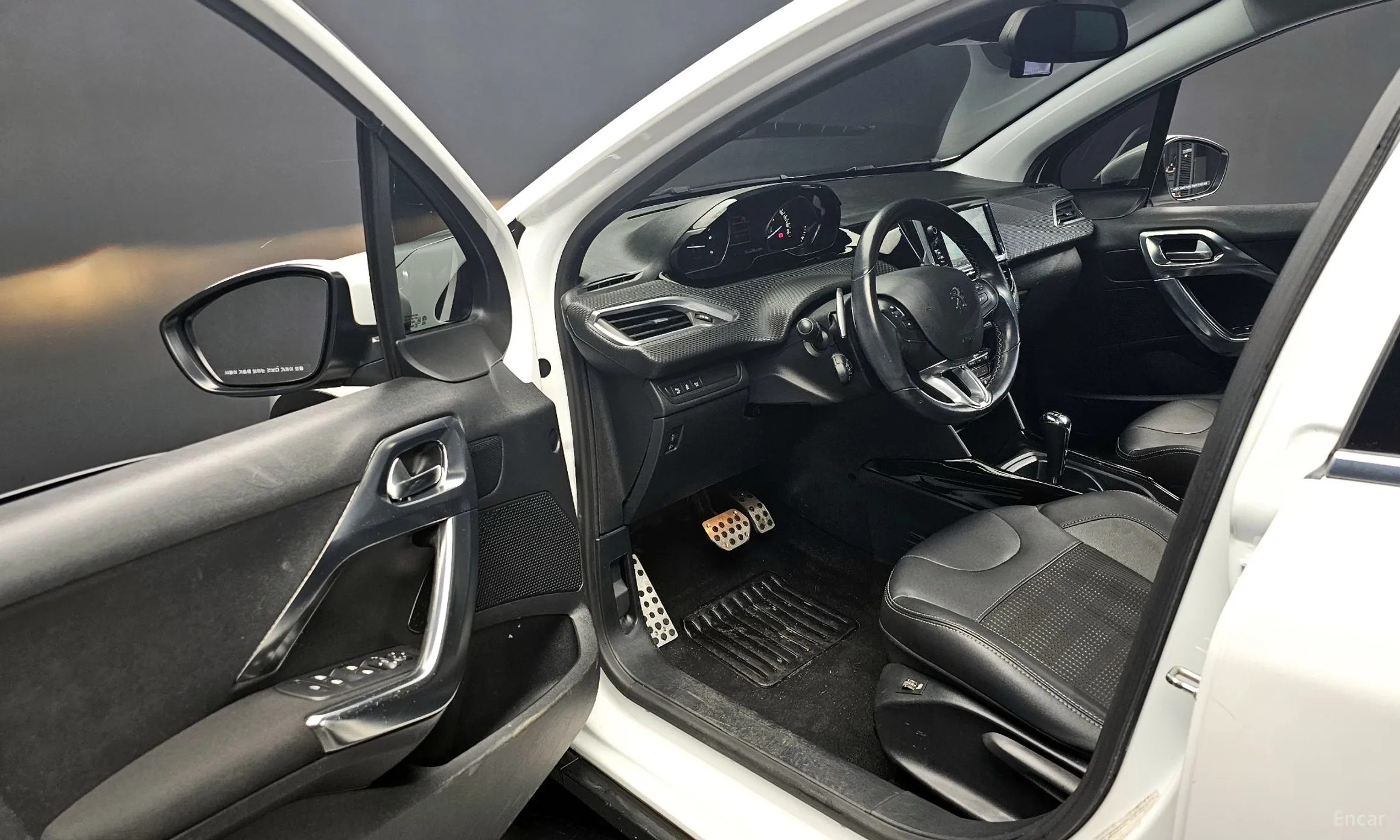 Peugeot 2008. превью 11