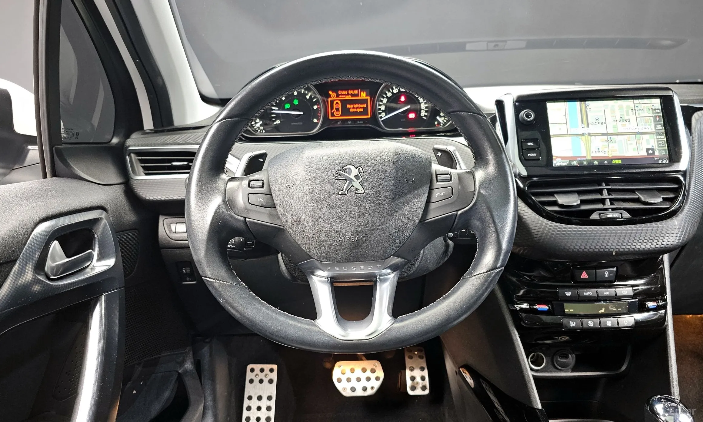 Peugeot 2008. превью 13