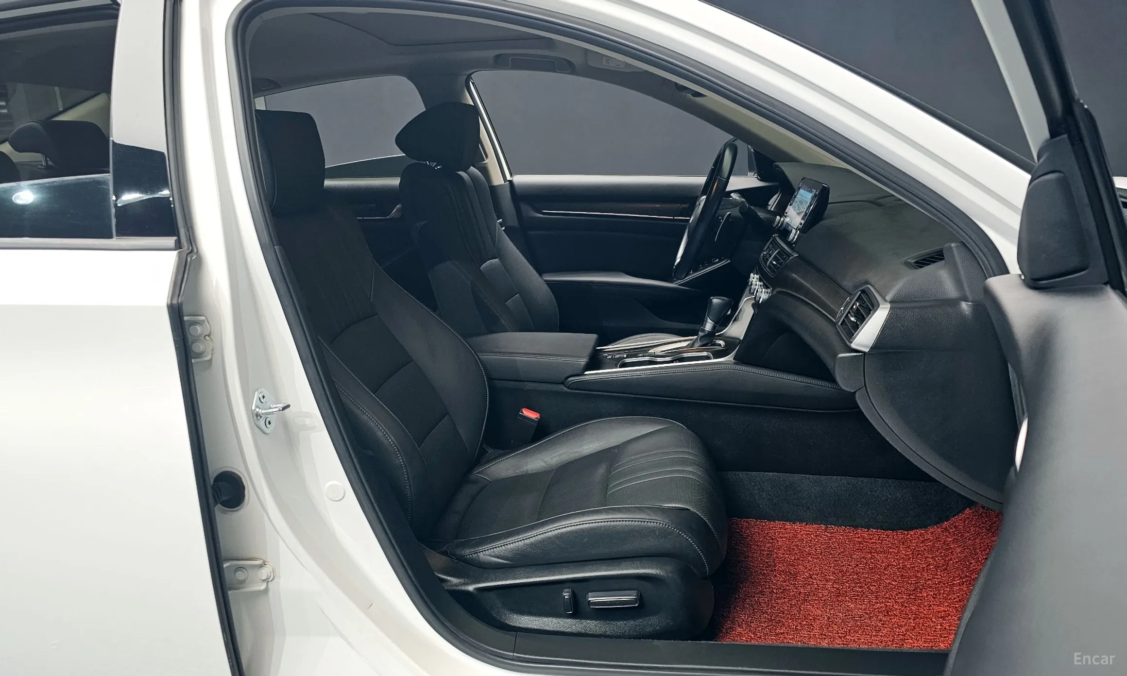 Honda Accord 10th Generation превью 10