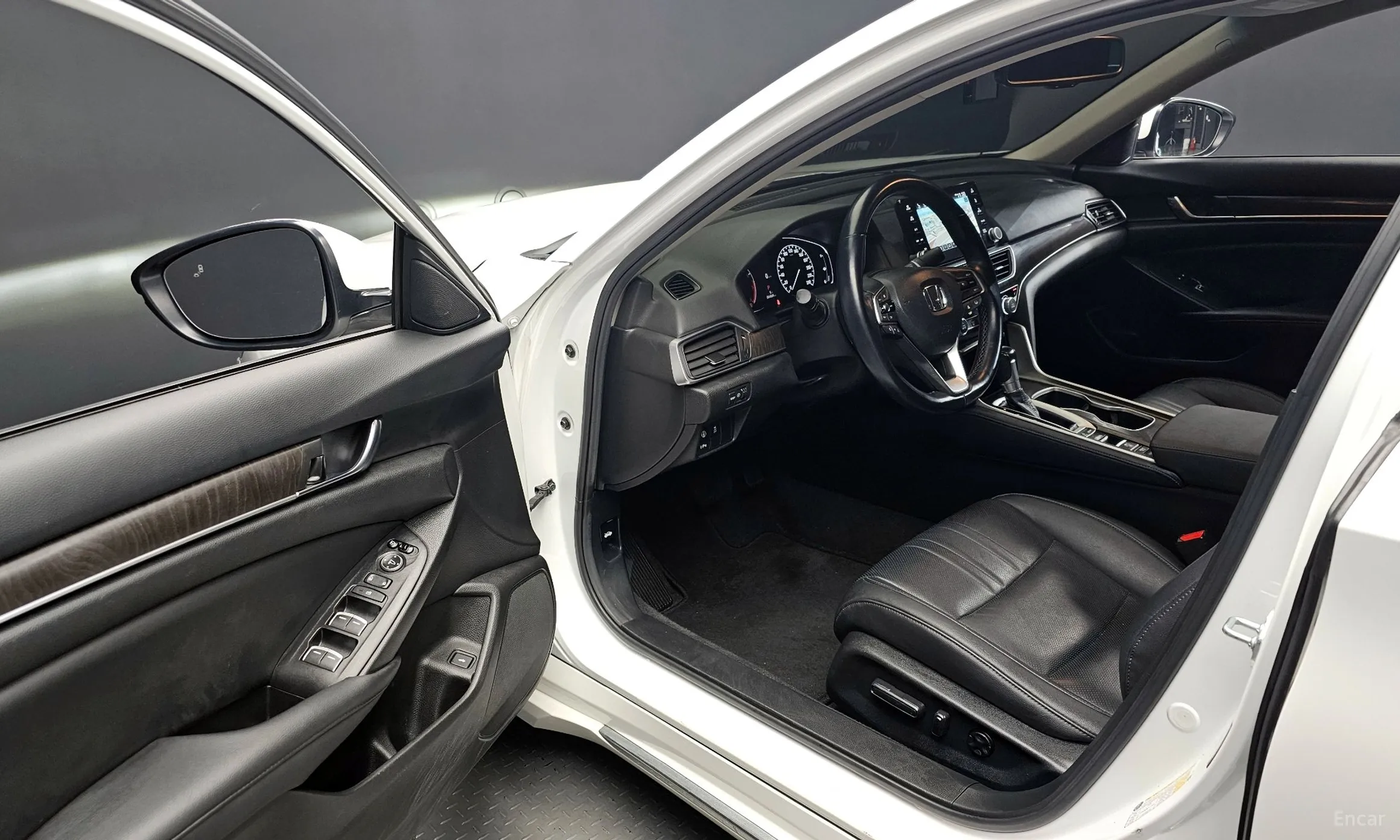 Honda Accord 10th Generation превью 11