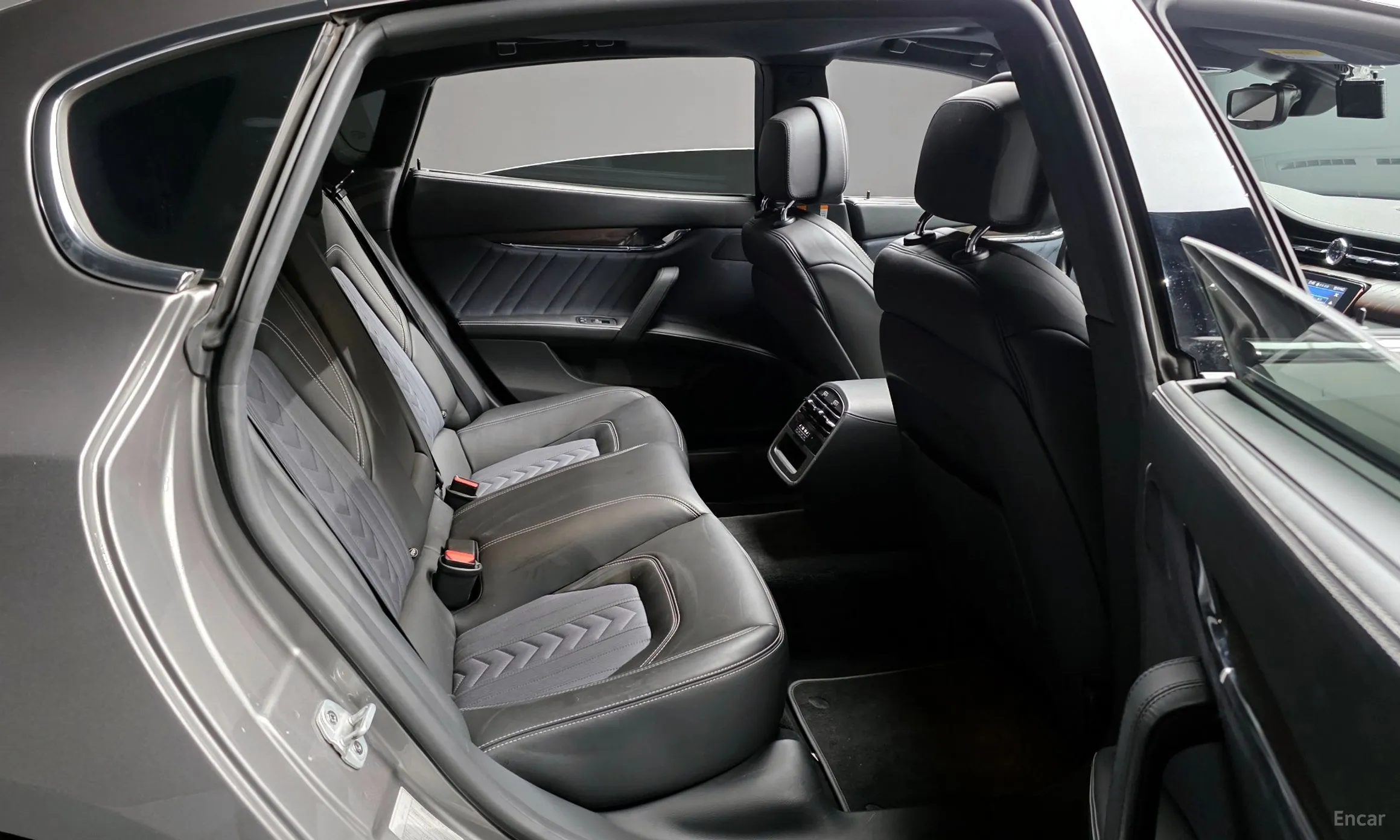 Maserati Quattroporte превью 12