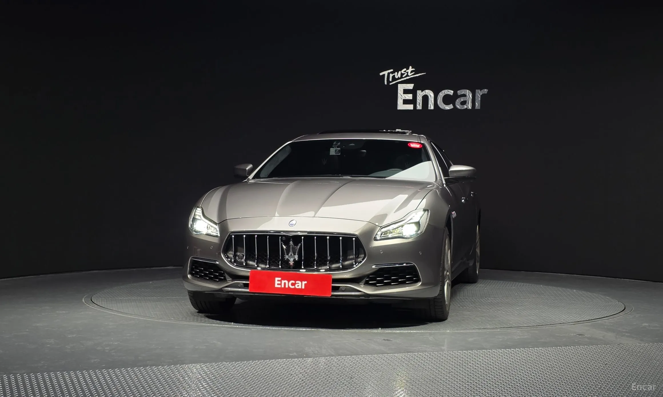 Maserati Quattroporte превью 3