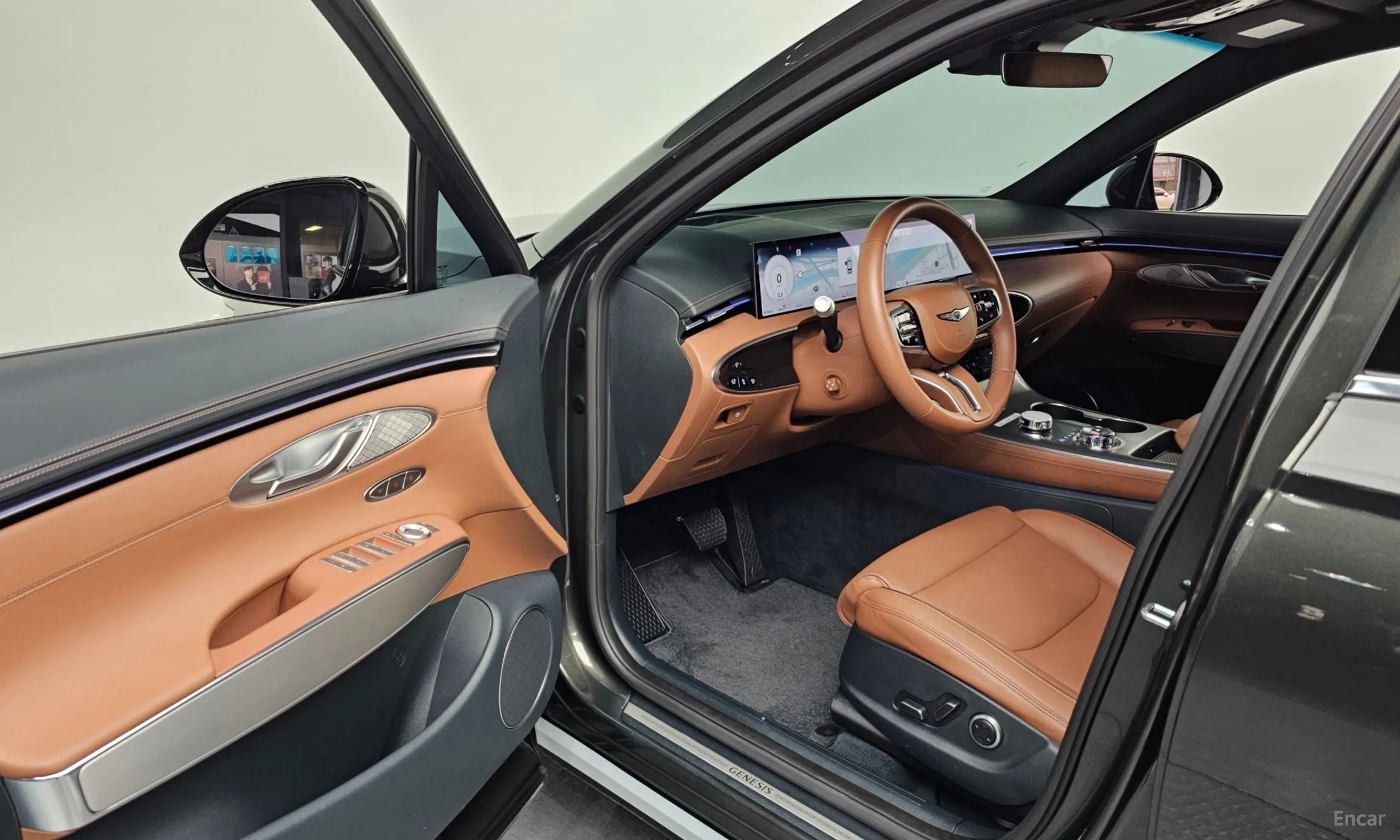 Genesis GV70 превью 10