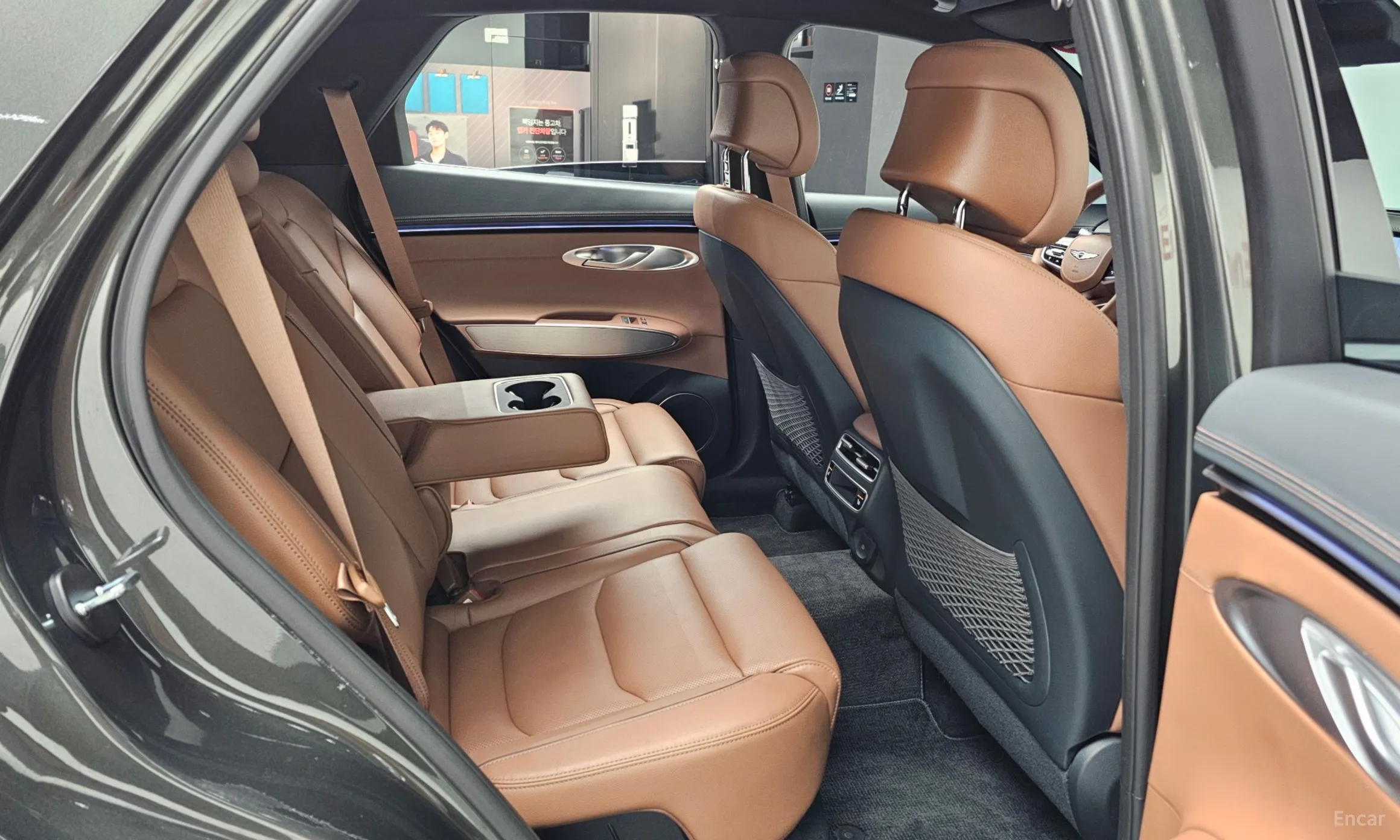 Genesis GV70 превью 12