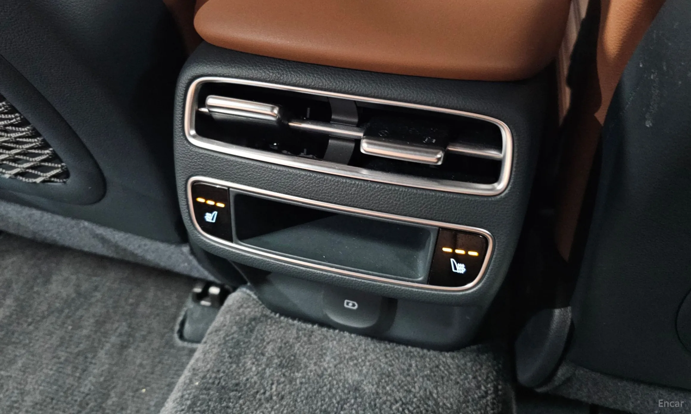 Genesis GV70 превью 19
