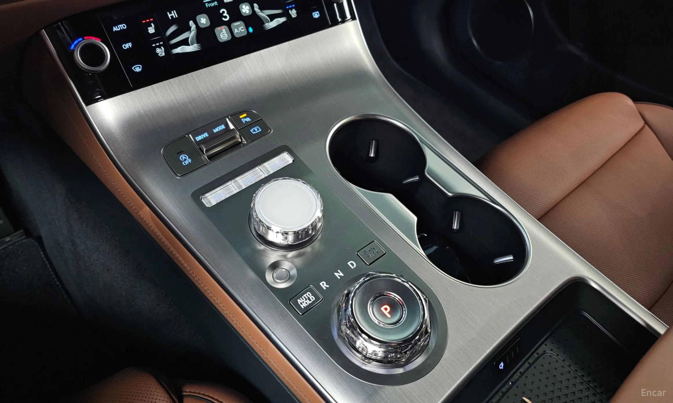 Genesis GV70 превью 9