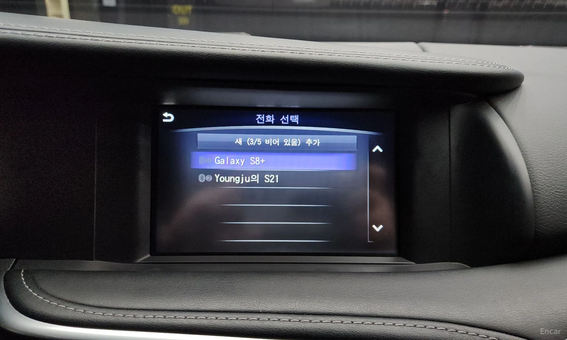 Infiniti Q30 превью 14
