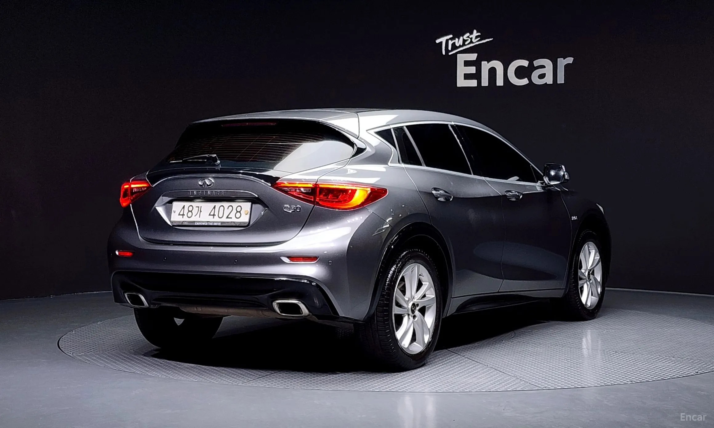 Infiniti Q30 превью 2