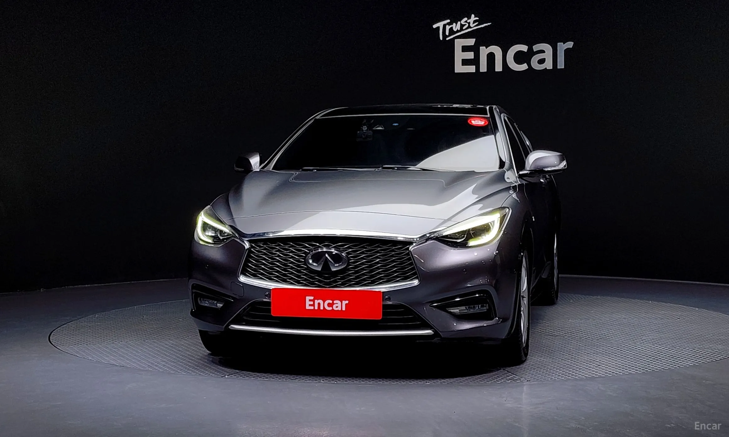 Infiniti Q30 превью 3