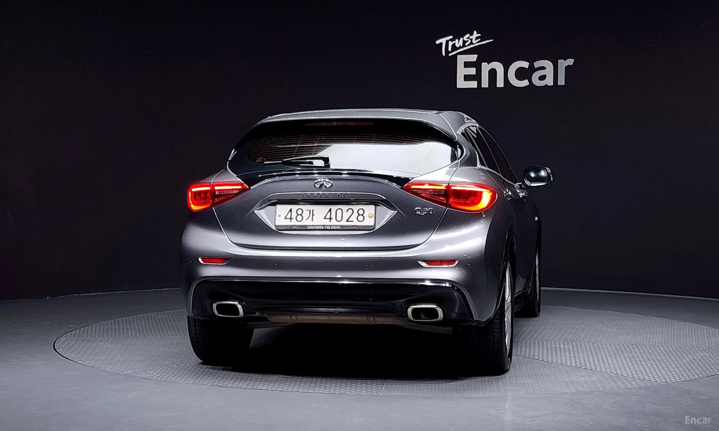 Infiniti Q30 превью 4