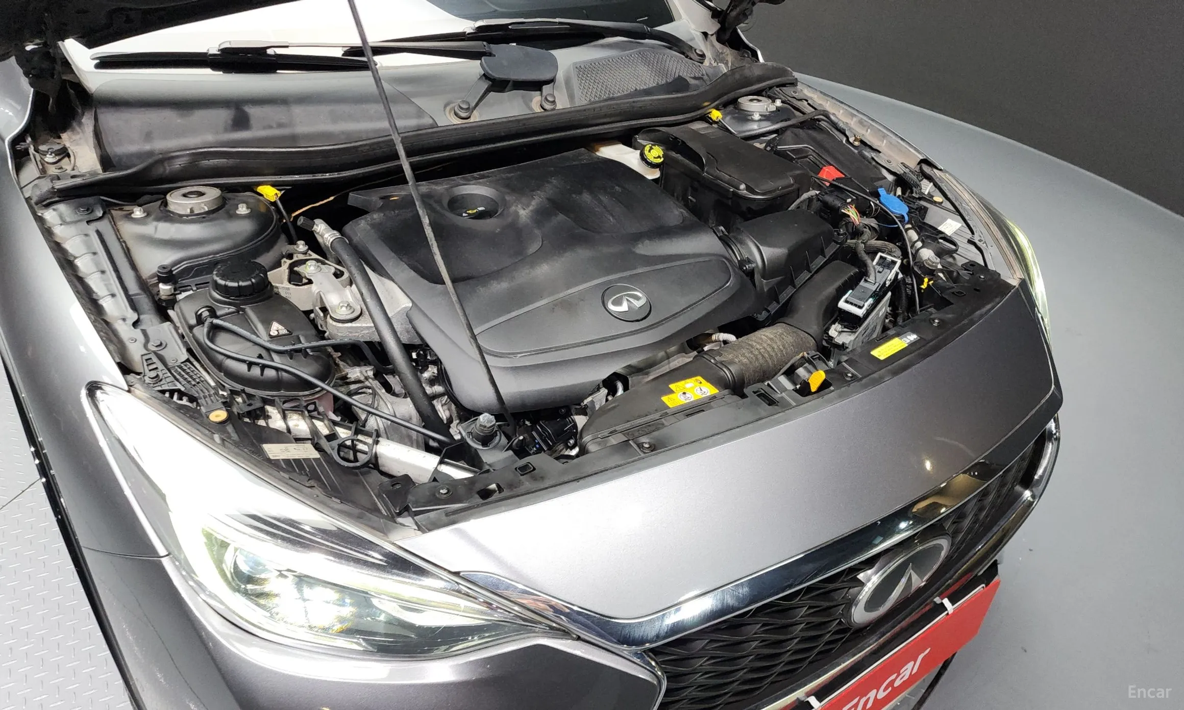 Infiniti Q30 превью 6