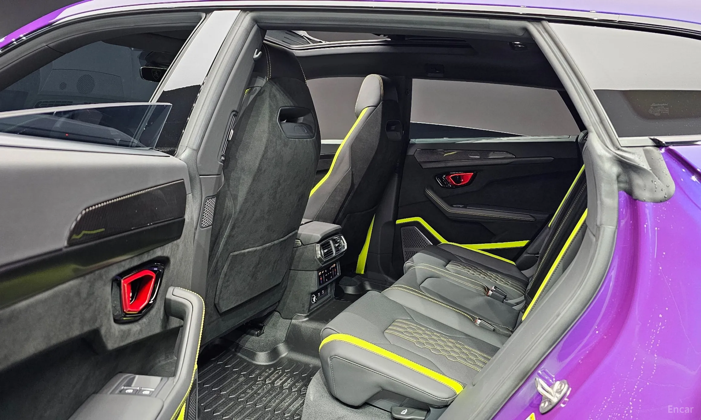 Lamborghini Urus превью 12