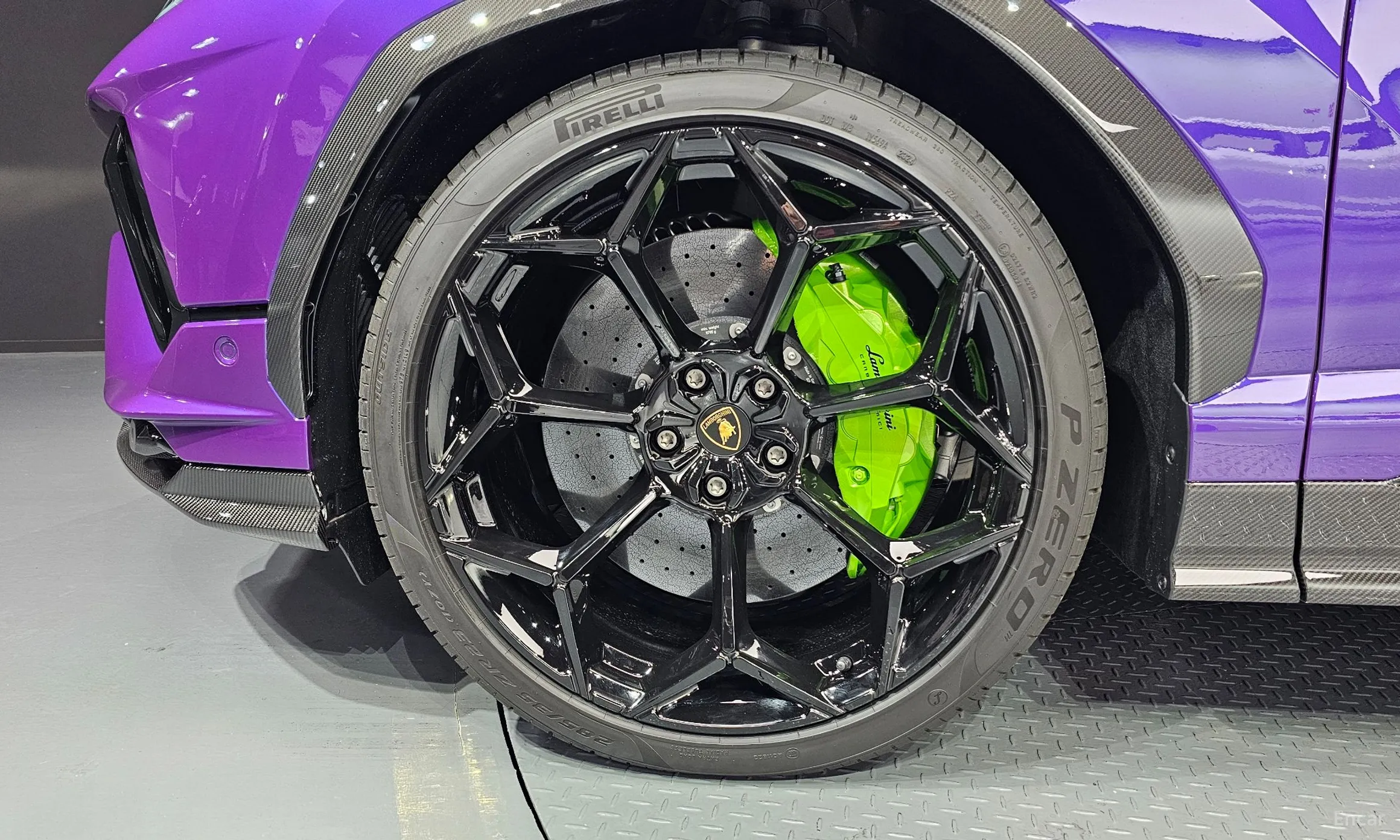 Lamborghini Urus превью 5