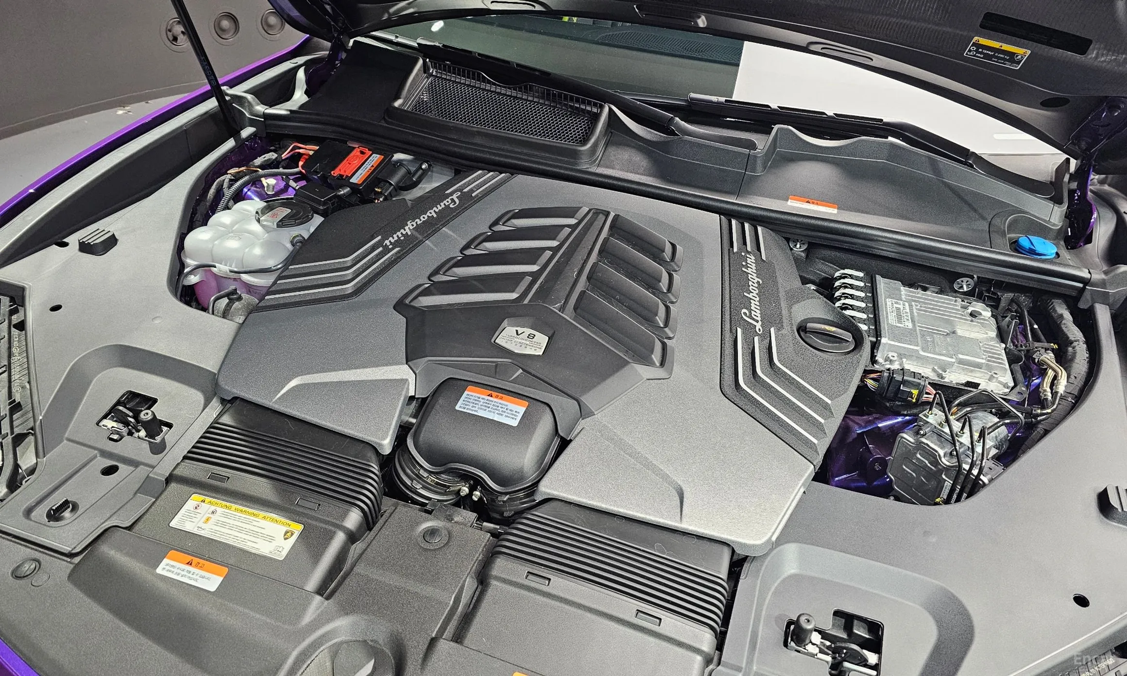 Lamborghini Urus превью 6