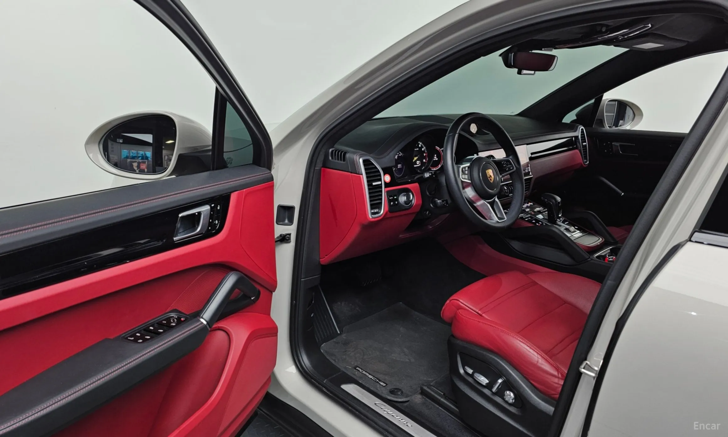 Porsche Cayenne (PO536) превью 10