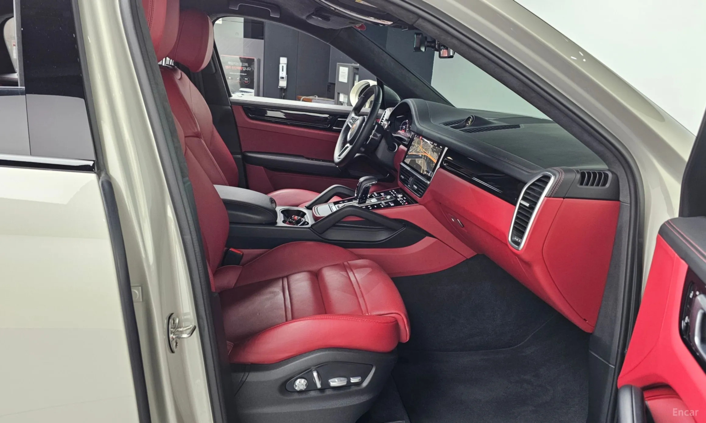 Porsche Cayenne (PO536) превью 11