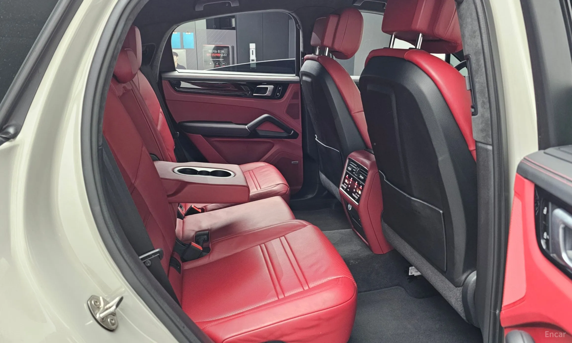 Porsche Cayenne (PO536) превью 12