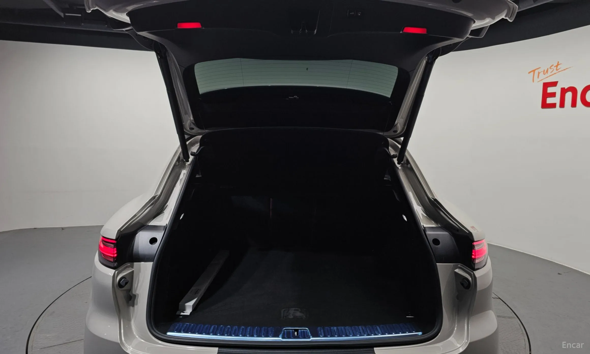 Porsche Cayenne (PO536) превью 20