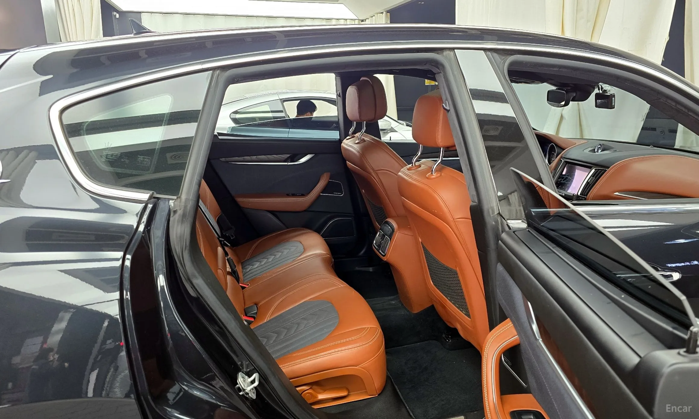 Maserati Levante превью 12