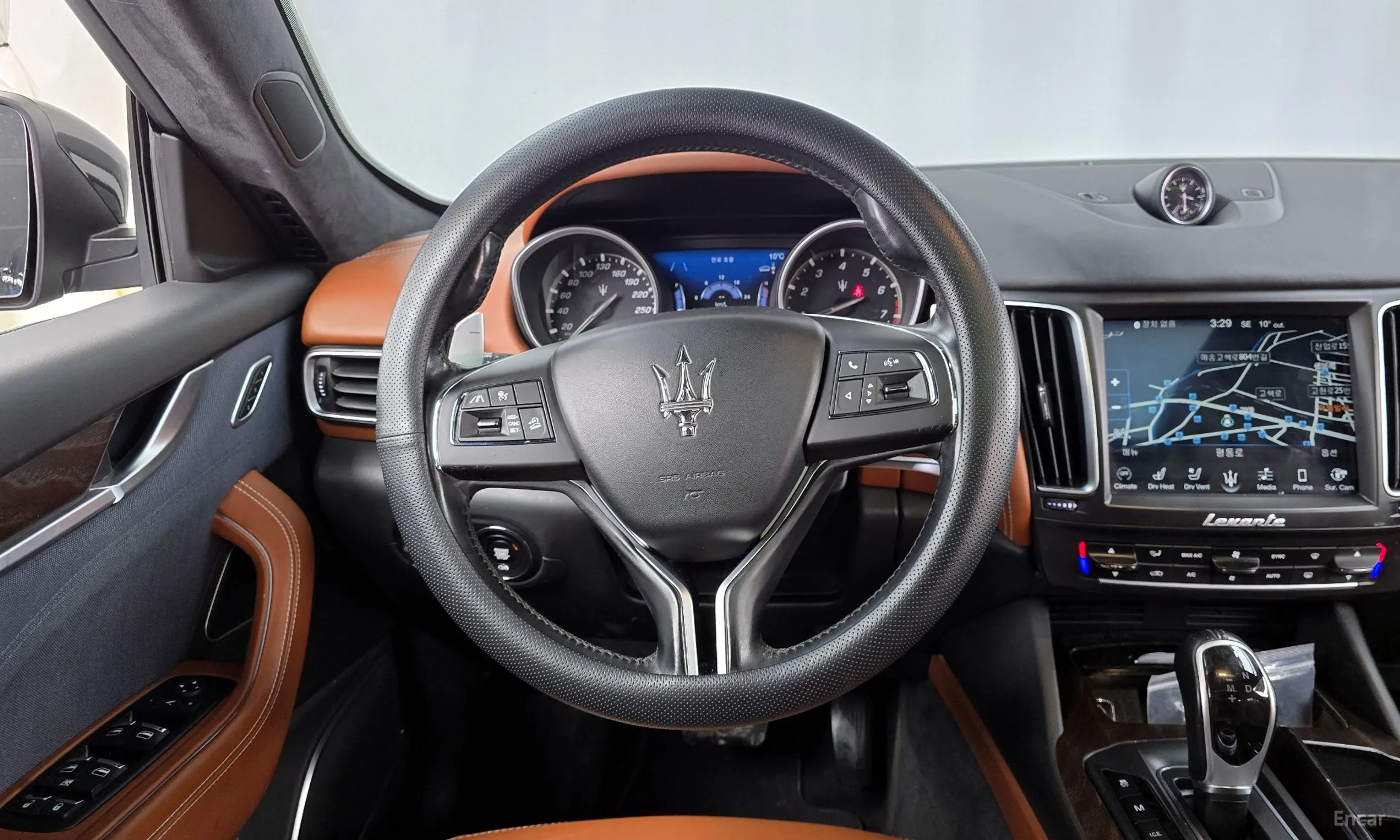 Maserati Levante превью 13