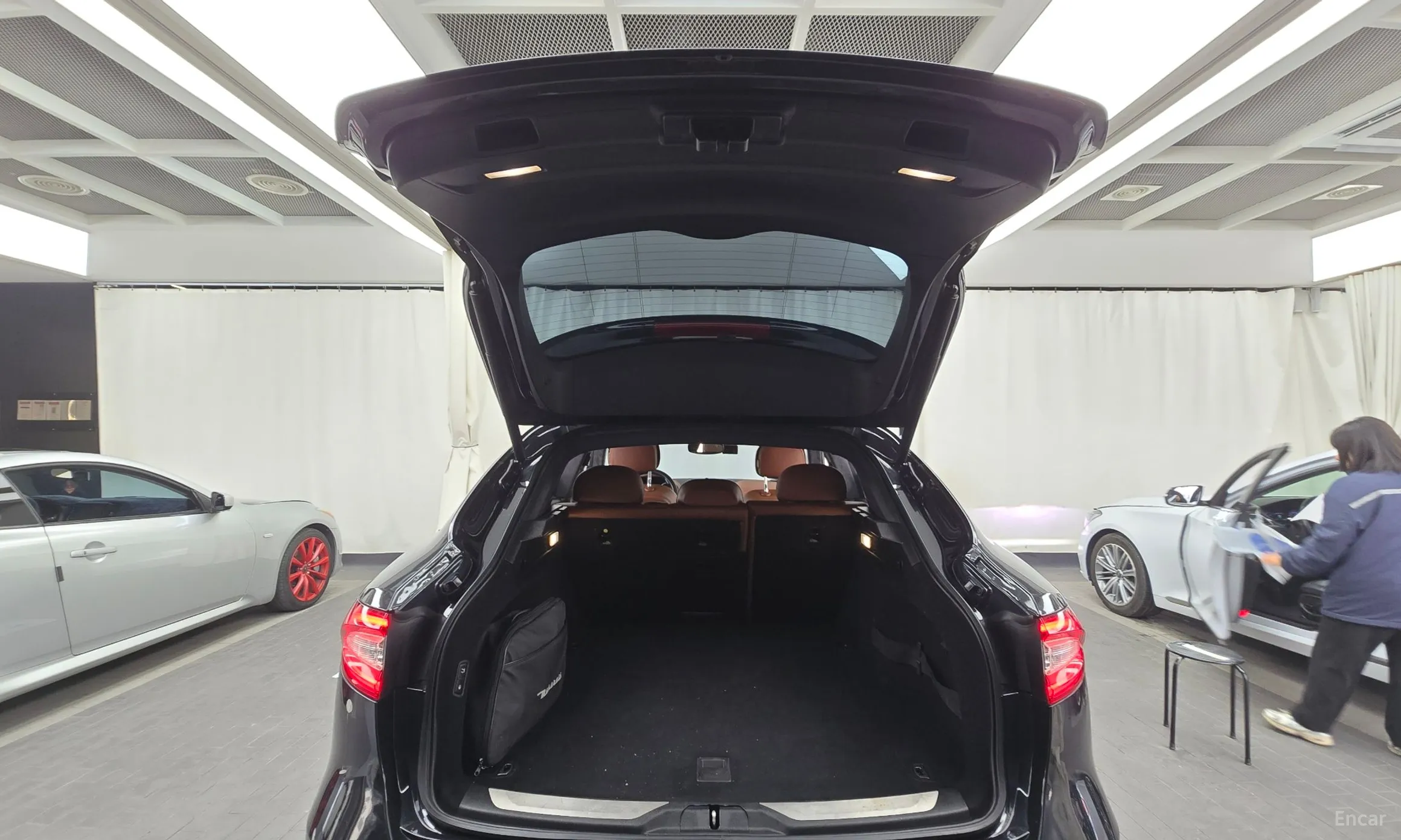 Maserati Levante превью 20