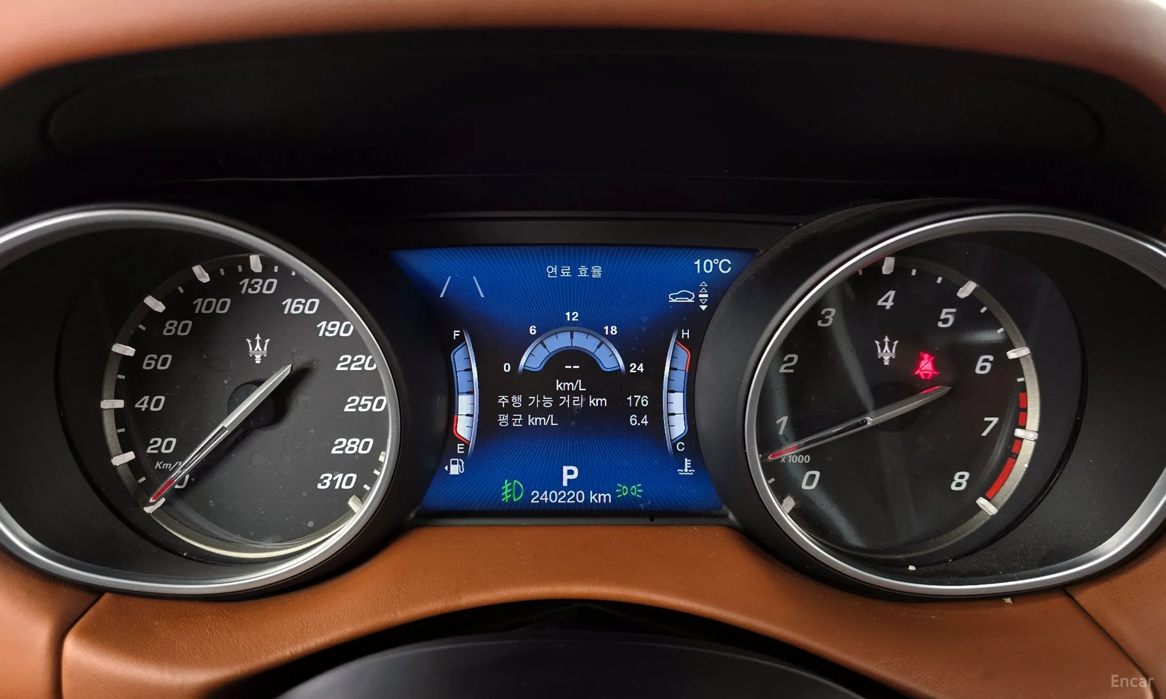 Maserati Levante превью 8