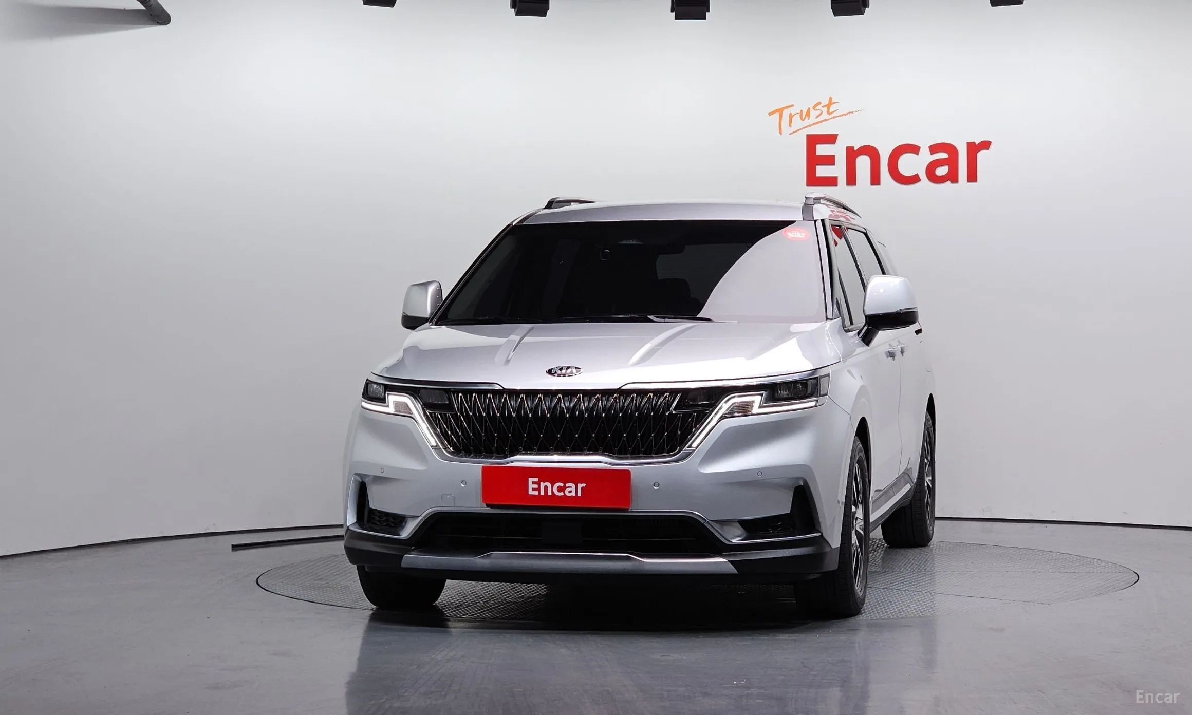 Kia Carnival Gen 4 превью 3