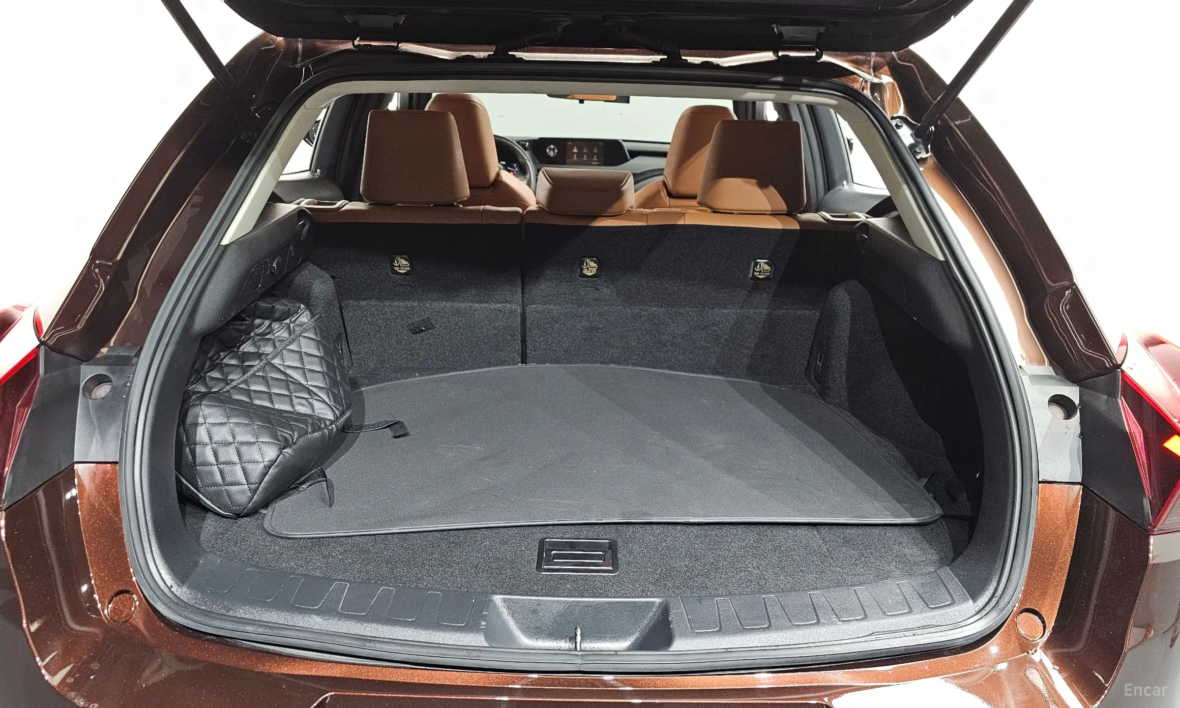 Lexus UX250h превью 20