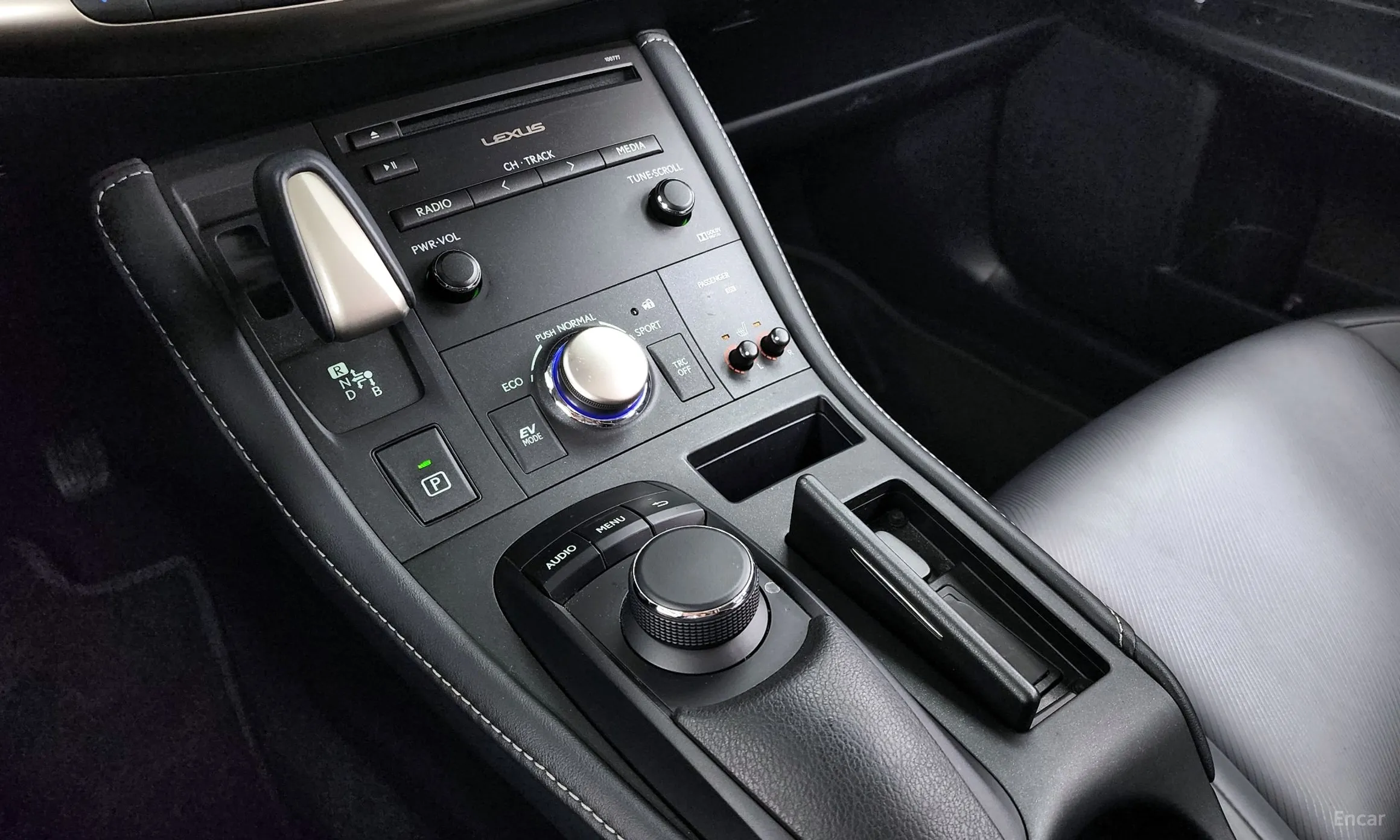 Lexus CT200h превью 9