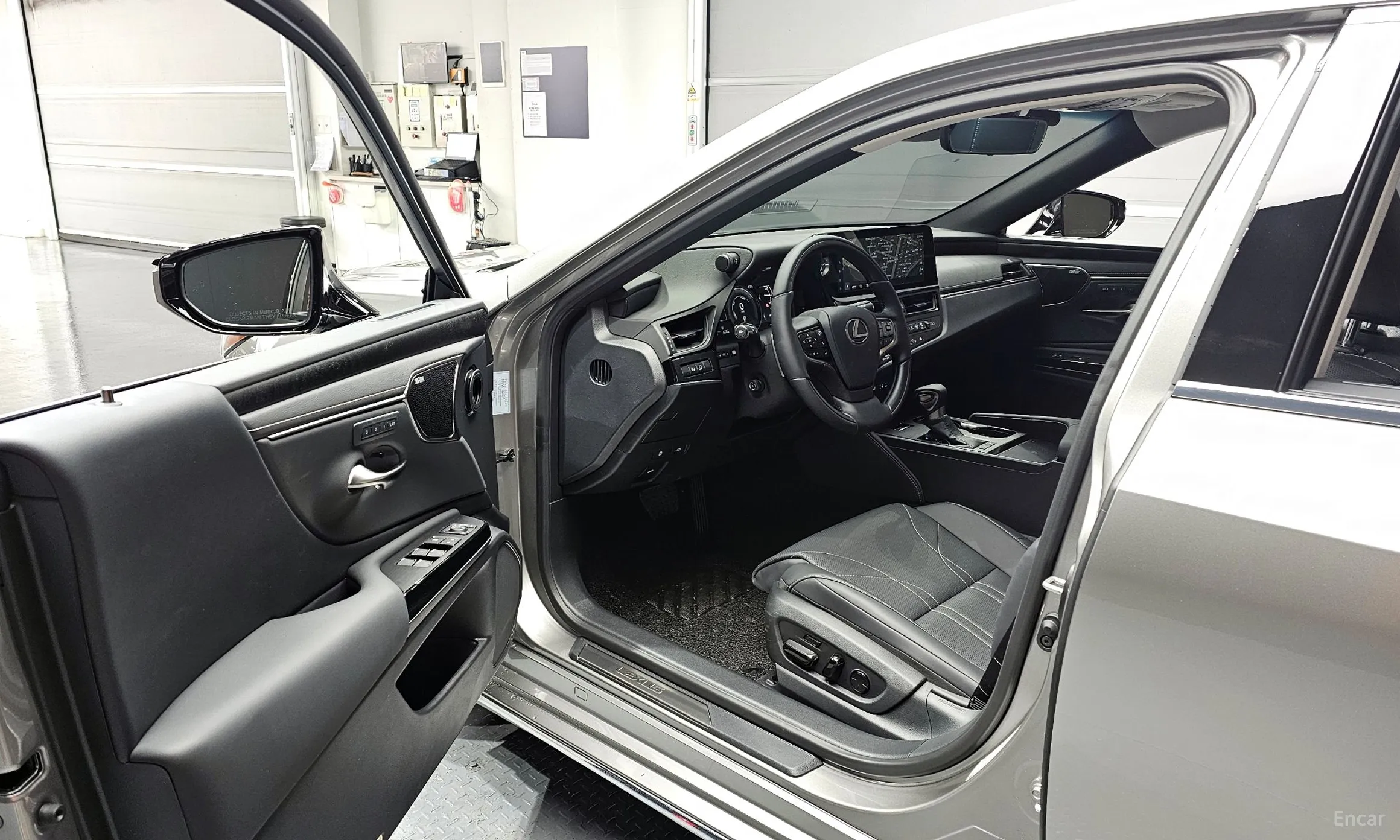 Lexus ES300h 7th Generation превью 10