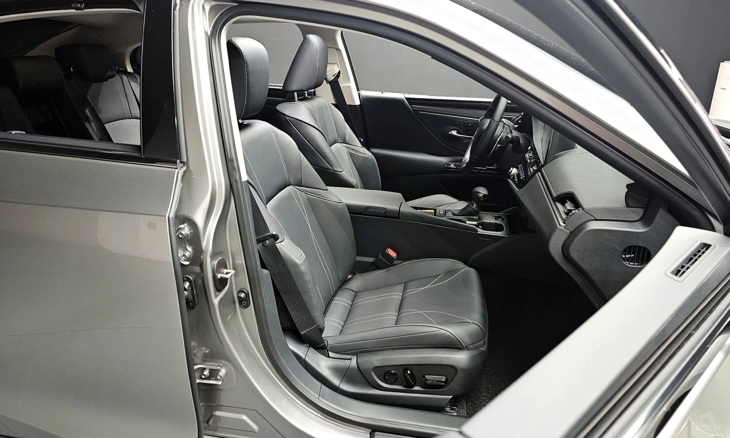 Lexus ES300h 7th Generation превью 12