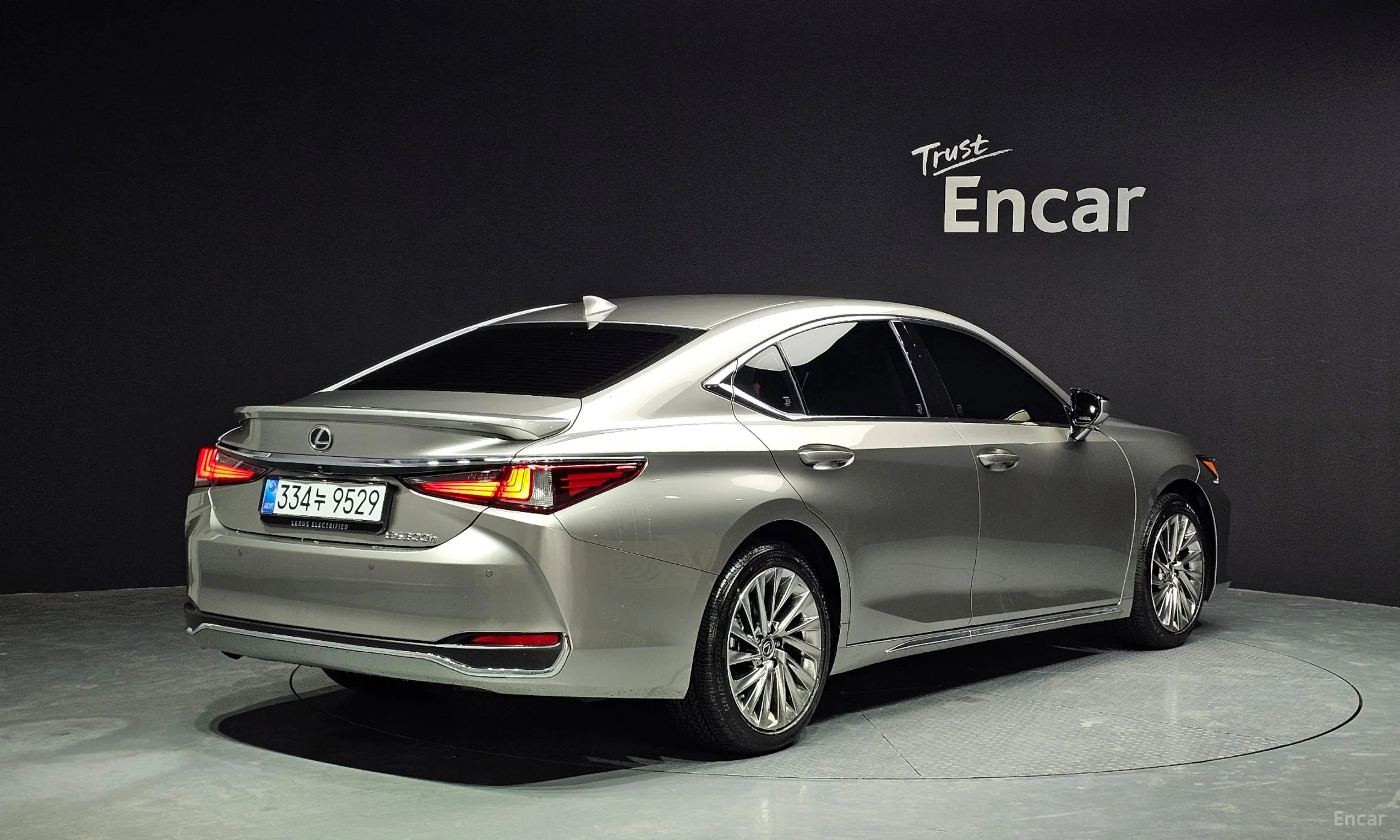 Lexus ES300h 7th Generation