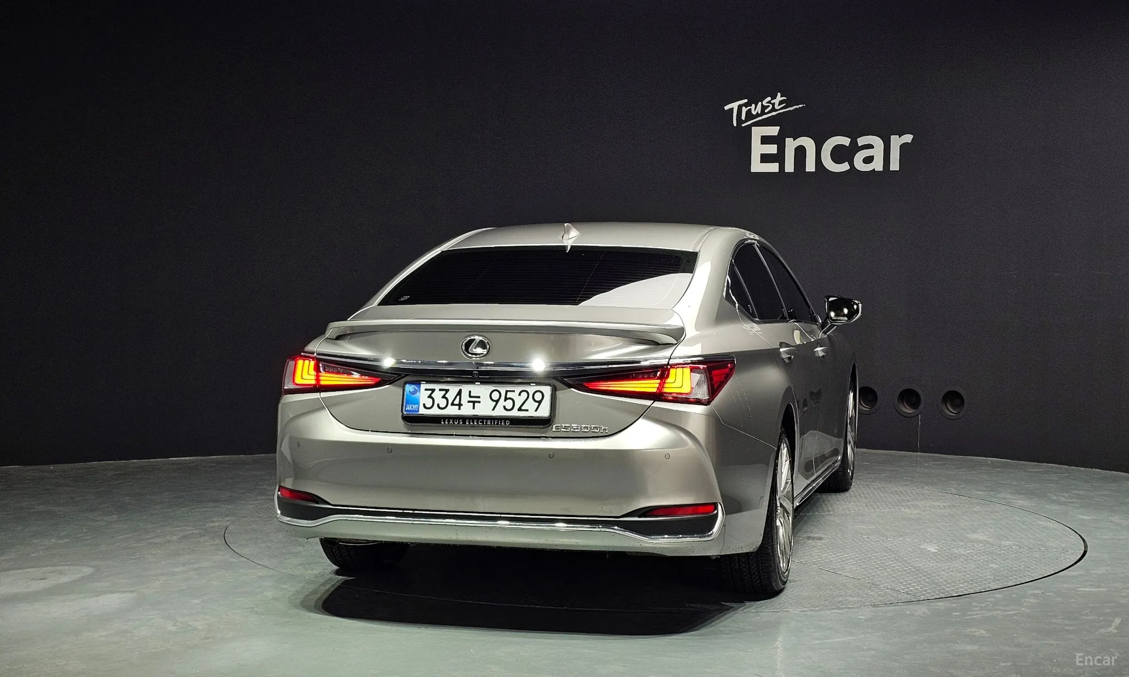Lexus ES300h 7th Generation превью 4