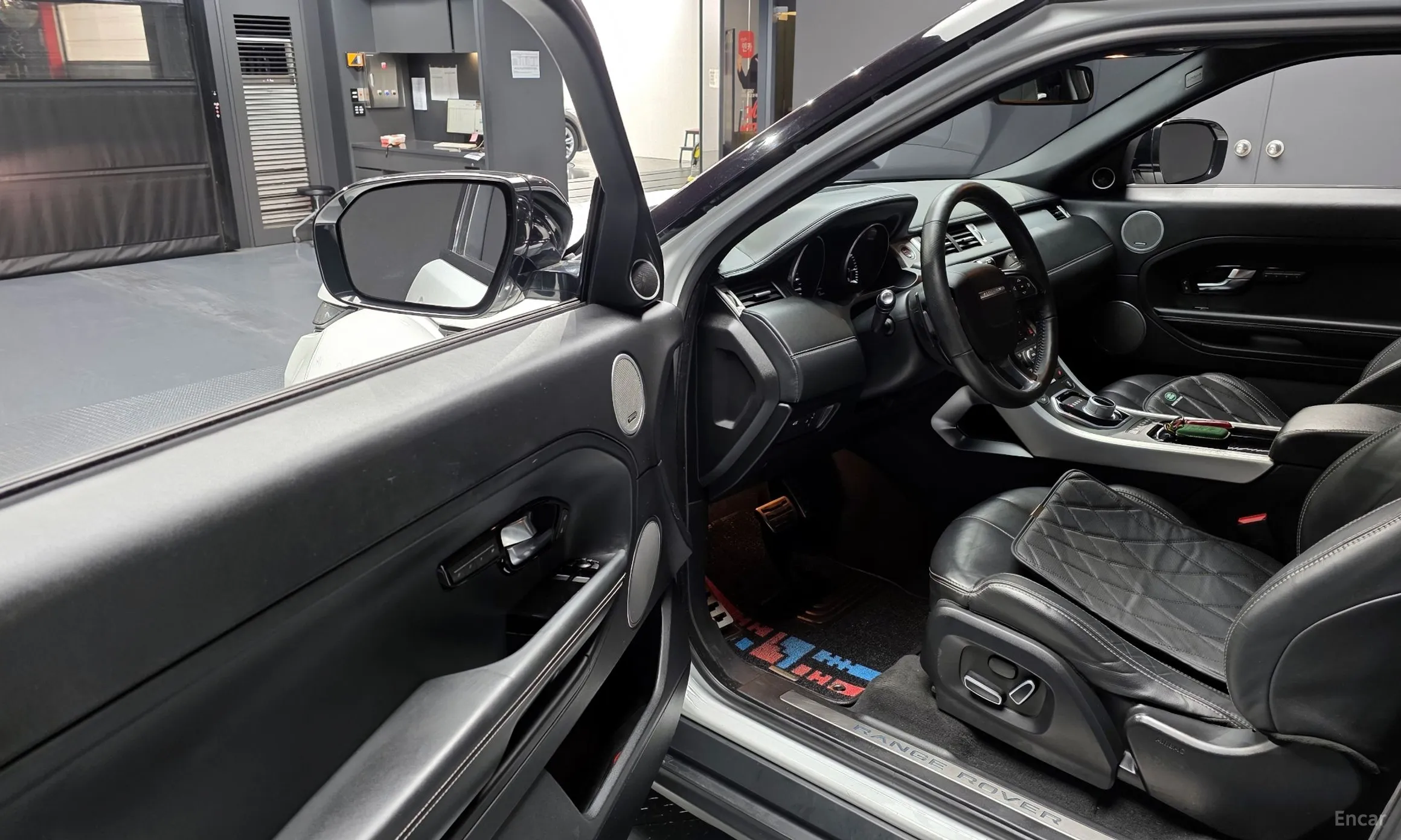 Land Rover Range Rover Evoque превью 11