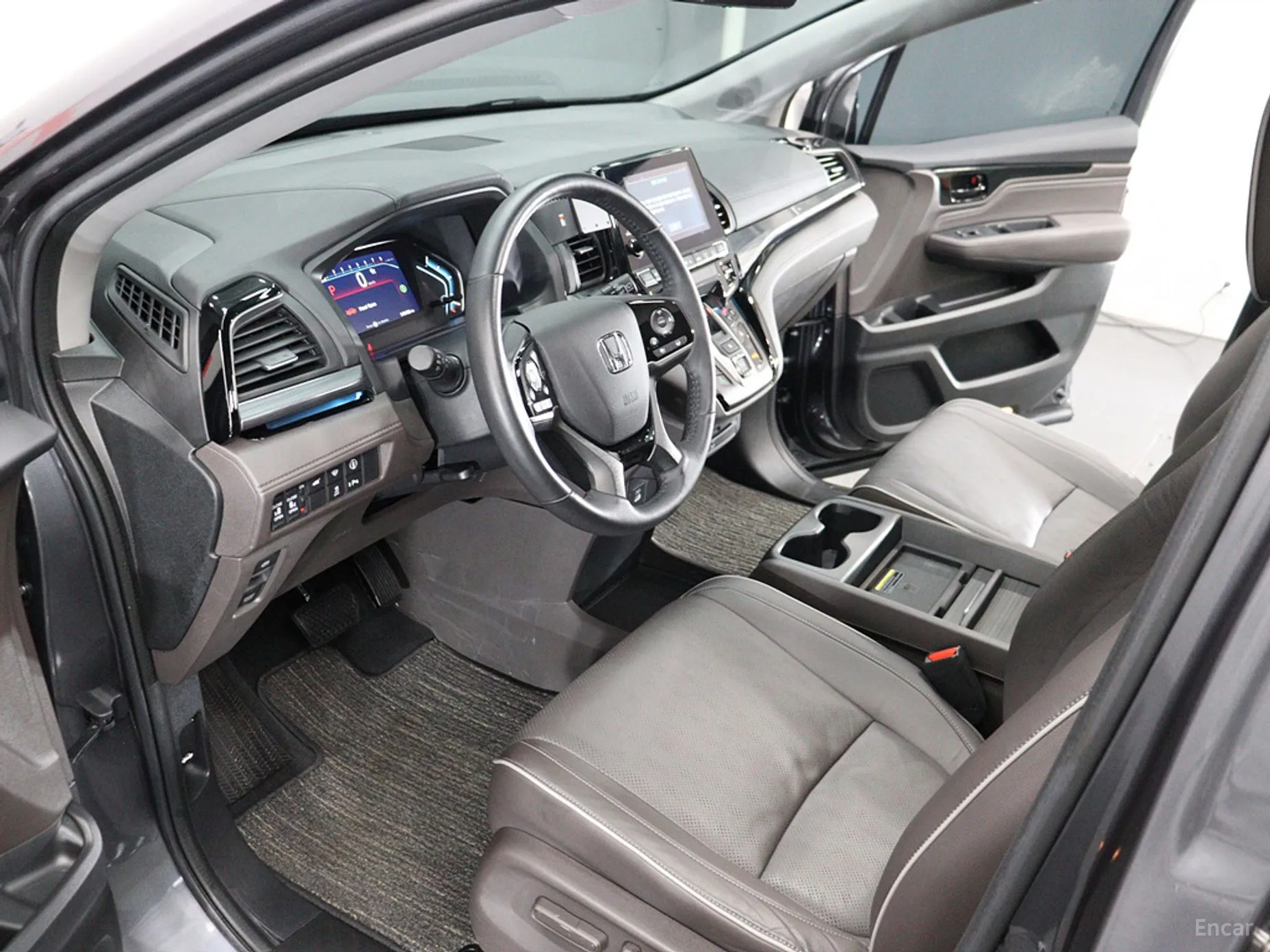 Honda Odyssey превью 16