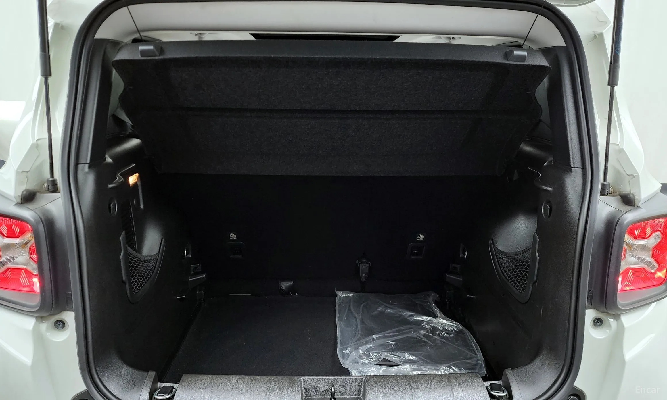 Jeep Renegade превью 19
